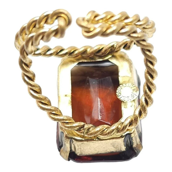 Western Germany Large Topaz Glass Rhinestone Ring Twisted Gold Tone Metal Size 7 - Picture 7 of 9